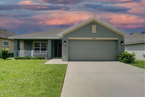 House in Ocala, Florida 3 bedrooms, 181.9 sq.m. № 1350641 - photo 1