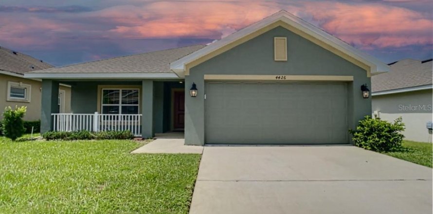 House in Ocala, Florida 3 bedrooms, 181.9 sq.m. № 1350641