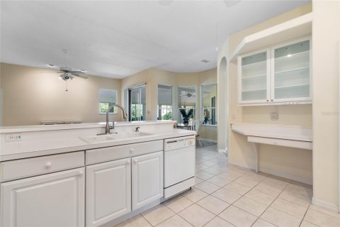 House in Davenport, Florida 4 bedrooms, 238.67 sq.m. № 1380793 - photo 5