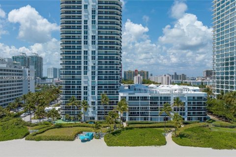 Condominio en venta en Sunny Isles Beach, Florida, 3 dormitorios, 169.08 m2 № 1019629 - foto 12