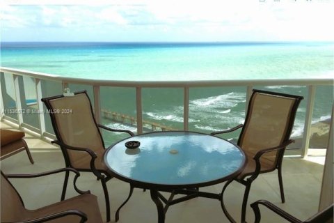 Condominio en venta en Sunny Isles Beach, Florida, 3 dormitorios, 169.08 m2 № 1019629 - foto 3