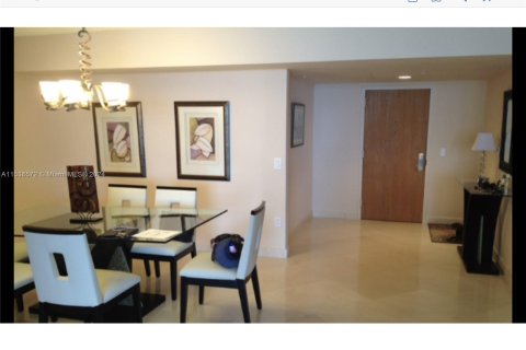 Condominio en venta en Sunny Isles Beach, Florida, 3 dormitorios, 169.08 m2 № 1019629 - foto 28