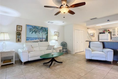 Townhouse in Edgewater, Florida 2 bedrooms, 112.97 sq.m. № 1403279 - photo 14