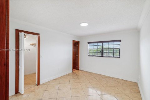 Copropriété à vendre à Miami Lakes, Floride: 2 chambres, 87.33 m2 № 1330912 - photo 11