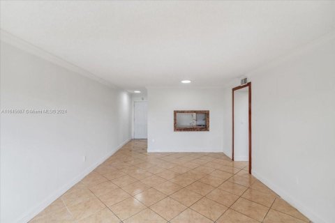 Copropriété à vendre à Miami Lakes, Floride: 2 chambres, 87.33 m2 № 1330912 - photo 3