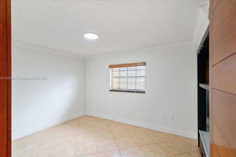 Copropriété à vendre à Miami Lakes, Floride: 2 chambres, 87.33 m2 № 1330912 - photo 15