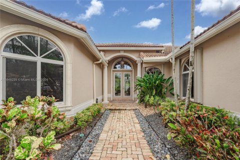 House in Weston, Florida 5 bedrooms, 305.18 sq.m. № 1331813 - photo 30