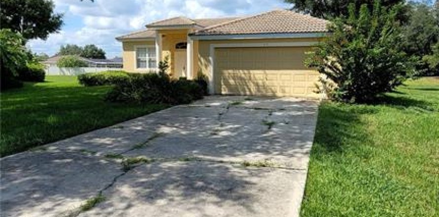 House in Kissimmee, Florida 3 bedrooms, 126.72 sq.m. № 1370078