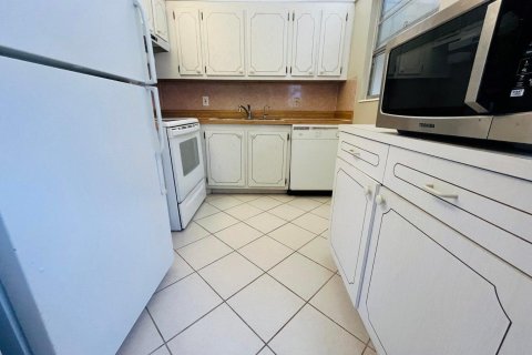 Condo in Deerfield Beach, Florida, 2 bedrooms  № 1051365 - photo 14