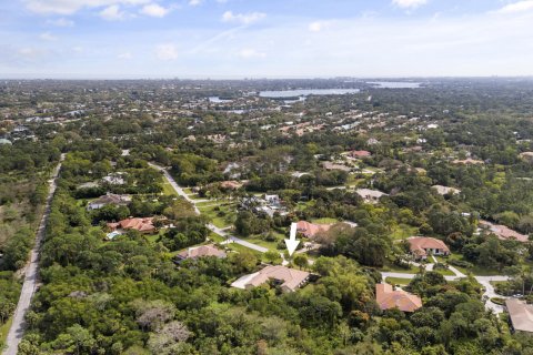 House in Jupiter, Florida 5 bedrooms, 331.57 sq.m. № 1059195 - photo 2