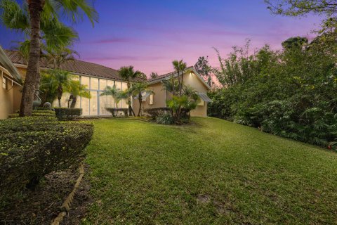 House in Jupiter, Florida 5 bedrooms, 331.57 sq.m. № 1059195 - photo 11