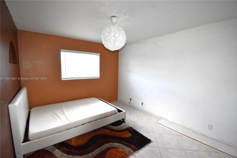 Condo in Lauderdale Lakes, Florida, 2 bedrooms  № 1217134 - photo 13