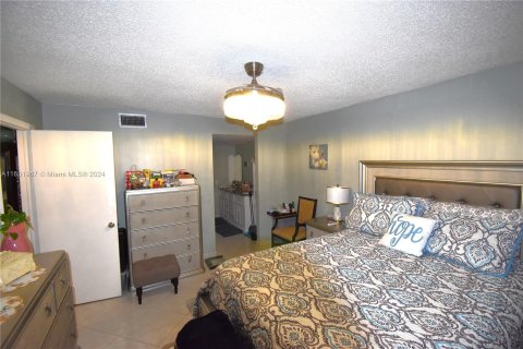 Condo in Lauderdale Lakes, Florida, 2 bedrooms  № 1217134 - photo 10