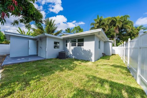 House in Fort Lauderdale, Florida 4 bedrooms, 144.56 sq.m. № 1217180 - photo 2