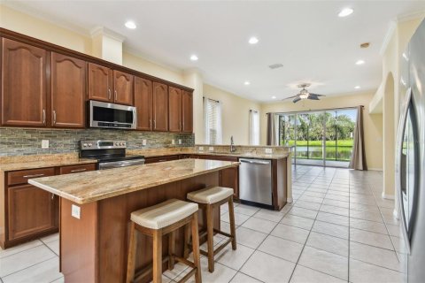 Villa ou maison à vendre à Wesley Chapel, Floride: 4 chambres, 275.27 m2 № 1371805 - photo 2