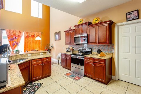 House in Kissimmee, Florida 5 bedrooms, 235.04 sq.m. № 1371883 - photo 14