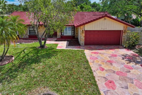 House in Coral Springs, Florida 4 bedrooms, 198.53 sq.m. № 1098305 - photo 26