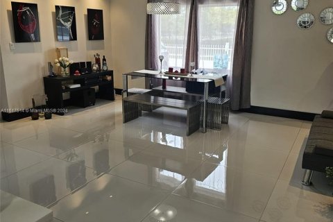 Casa en venta en Miami, Florida, 3 dormitorios, 177.26 m2 № 1241677 - foto 7