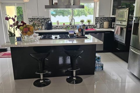 Casa en venta en Miami, Florida, 3 dormitorios, 177.26 m2 № 1241677 - foto 5