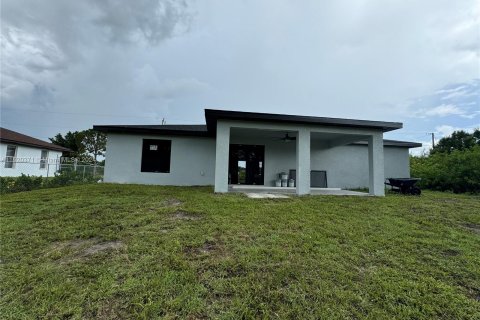 Villa ou maison à vendre à Lehigh Acres, Floride: 3 chambres, 133.13 m2 № 1241725 - photo 2