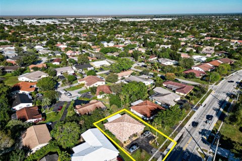 Immobilier commercial à vendre à Coral Springs, Floride: 223.34 m2 № 1026761 - photo 12