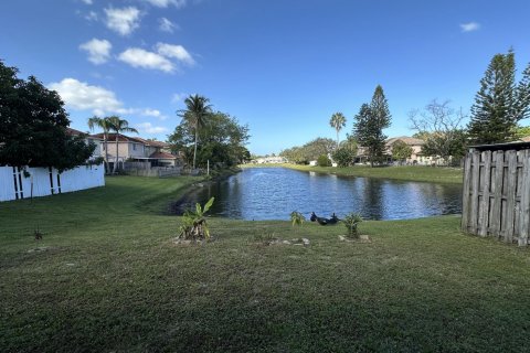 Casa en venta en West Palm Beach, Florida, 2 dormitorios, 85.1 m2 № 1027002 - foto 5