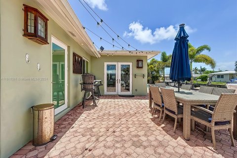 Casa en venta en Fort Lauderdale, Florida, 3 dormitorios, 161 m2 № 1237993 - foto 28