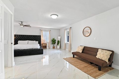 House in Fort Lauderdale, Florida 4 bedrooms, 232.16 sq.m. № 1029505 - photo 9