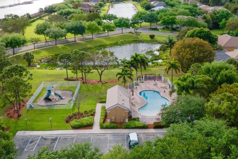 Villa ou maison à vendre à Lake Worth, Floride: 6 chambres, 378.86 m2 № 1075606 - photo 4