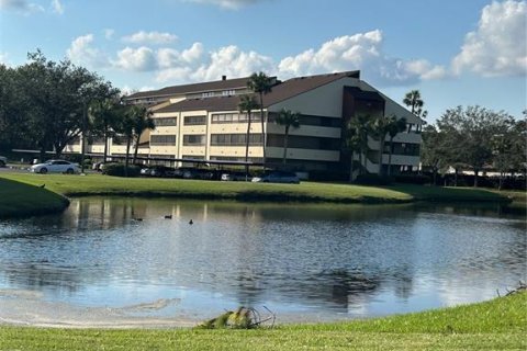 Condo in Tampa, Florida, 1 bedroom  № 1405819 - photo 1