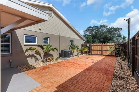 Casa en venta en Tampa, Florida, 4 dormitorios, 158.77 m2 № 1405821 - foto 25