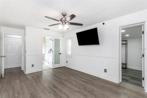 Casa en venta en Tampa, Florida, 4 dormitorios, 158.77 m2 № 1405821 - foto 9