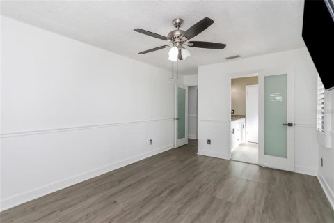 Casa en venta en Tampa, Florida, 4 dormitorios, 158.77 m2 № 1405821 - foto 10