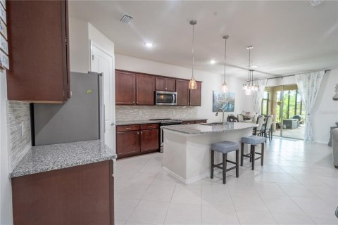 House in Tampa, Florida 4 bedrooms, 254.74 sq.m. № 1338119 - photo 5