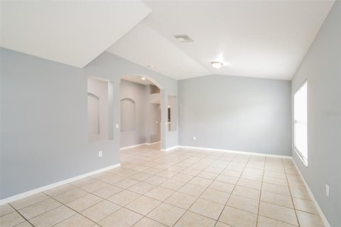 House in Land O' Lakes, Florida 4 bedrooms, 193.24 sq.m. № 1339171 - photo 13