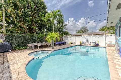 House in Fort Lauderdale, Florida 4 bedrooms, 256.97 sq.m. № 1070234 - photo 18