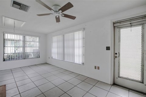 Condominio en venta en New Port Richey, Florida, 2 dormitorios, 100.33 m2 № 1342905 - foto 9