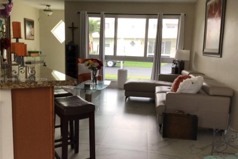 Casa en venta en Hollywood, Florida, 2 dormitorios, 102.01 m2 № 1056724 - foto 8