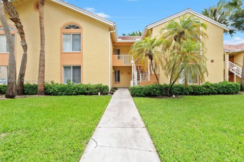 Copropriété à vendre à Coral Springs, Floride: 2 chambres, 96.99 m2 № 1293860 - photo 1