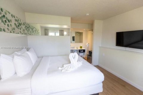 Hotel en venta en Kissimmee, Florida, 1 dormitorio № 1293821 - foto 10