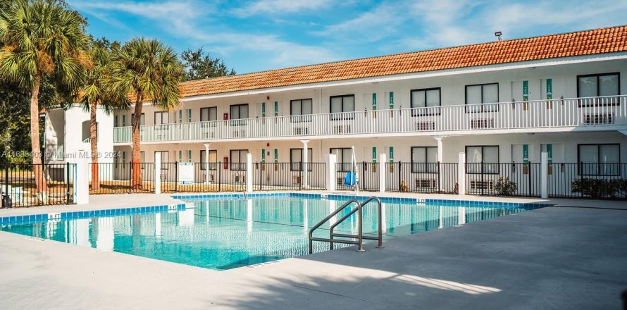 Hotel in Kissimmee, Florida 1 bedroom № 1293821