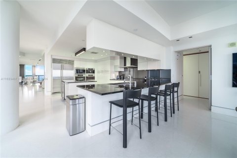 Condo in Sunny Isles Beach, Florida, 4 bedrooms  № 1293773 - photo 13