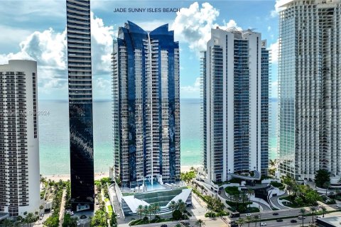 Condo in Sunny Isles Beach, Florida, 4 bedrooms  № 1293773 - photo 1