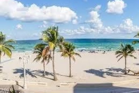 Condo in Hollywood, Florida, 1 bedroom  № 1072643 - photo 3