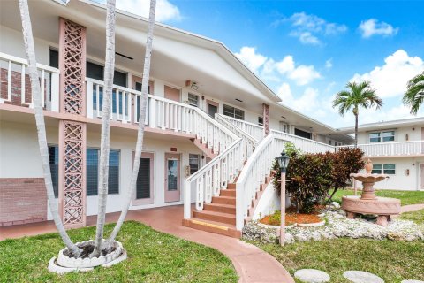 Condo in Hollywood, Florida, 1 bedroom  № 1072643 - photo 5