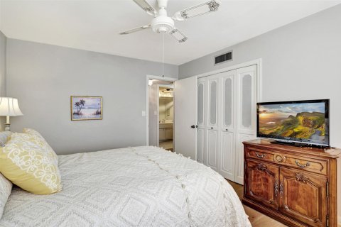 Condo in Lauderdale-by-the-Sea, Florida, 2 bedrooms  № 1072734 - photo 7