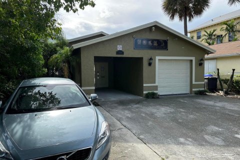 Купить коммерческую недвижимость в Уэст-Палм-Бич, Флорида № 1072686 - фото 23