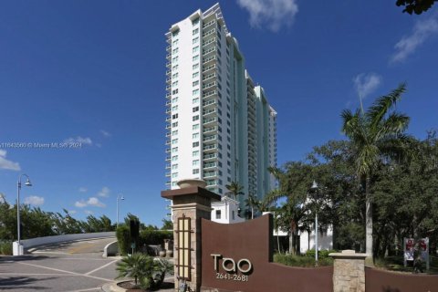 Condominio en venta en Sunrise, Florida, 3 dormitorios, 118.08 m2 № 1325362 - foto 5