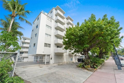 Condominio en venta en Miami Beach, Florida, 1 dormitorio, 61.78 m2 № 1331236 - foto 10