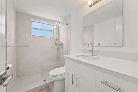 Condo in Miami Beach, Florida, 1 bedroom  № 1331236 - photo 8